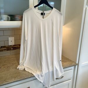 QNeel White Women's Top Asymmetrical Hem Nordic Design Size 14 Q Neel
